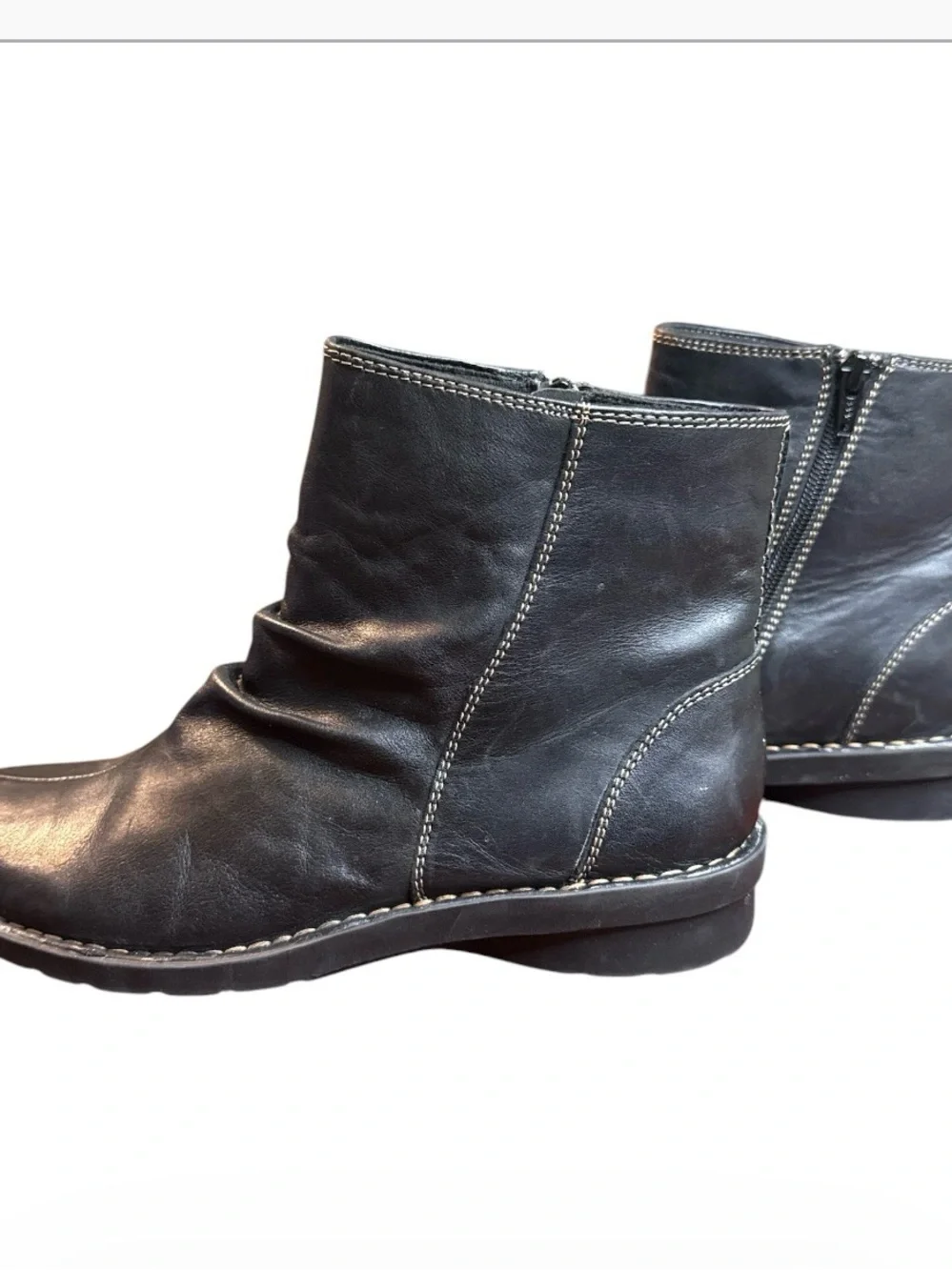 Clarks Nikki Tea Black Leather Ruched Ankle Boots Split Toe Comfort - Size 7.5 M